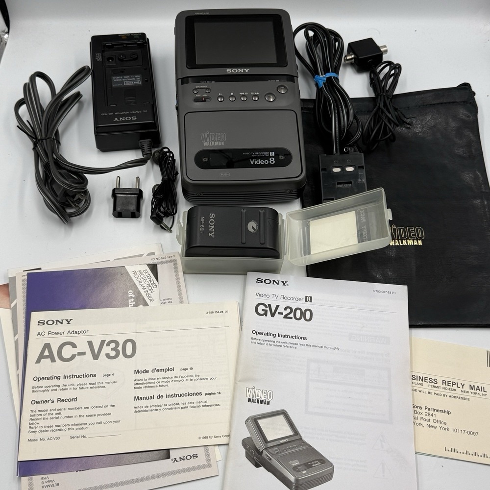 Vintage Sony GV-200 Video Walkman Video8 8mm TV VCR Recorder Open Box Complete